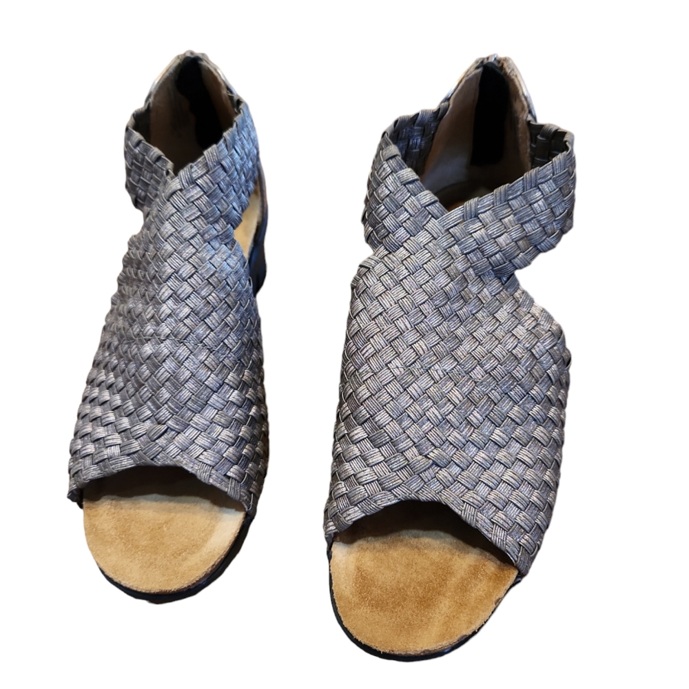 Comfortiva Alesha Gray Woven Wedge Size